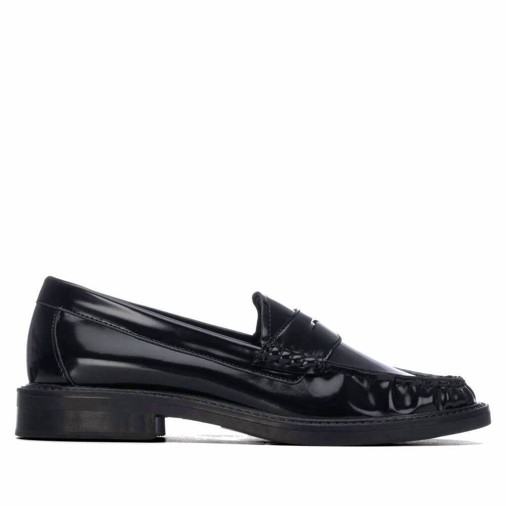 NEW XTI women's casual moccasins in black